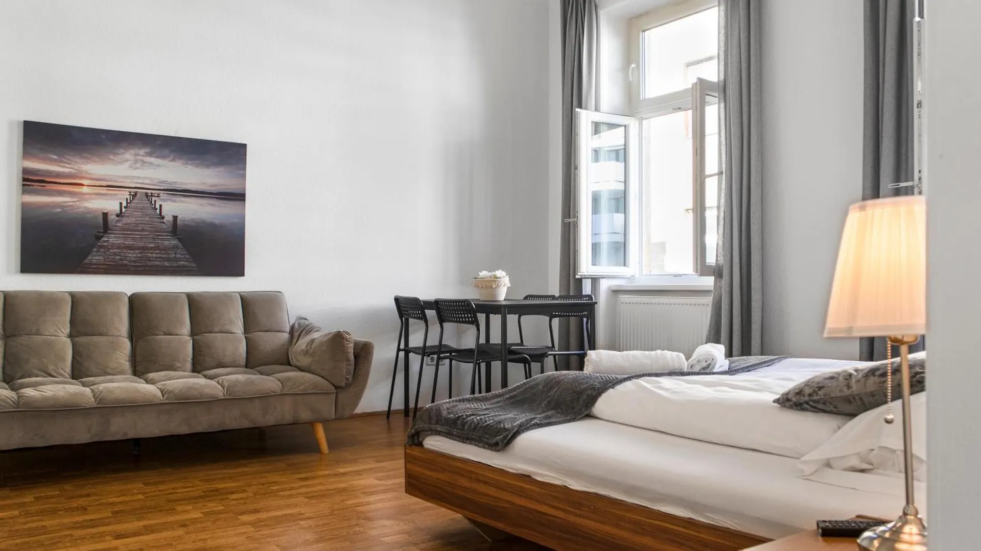 Comfy 2Br Apartment Near Downtown For Longstays Vienna