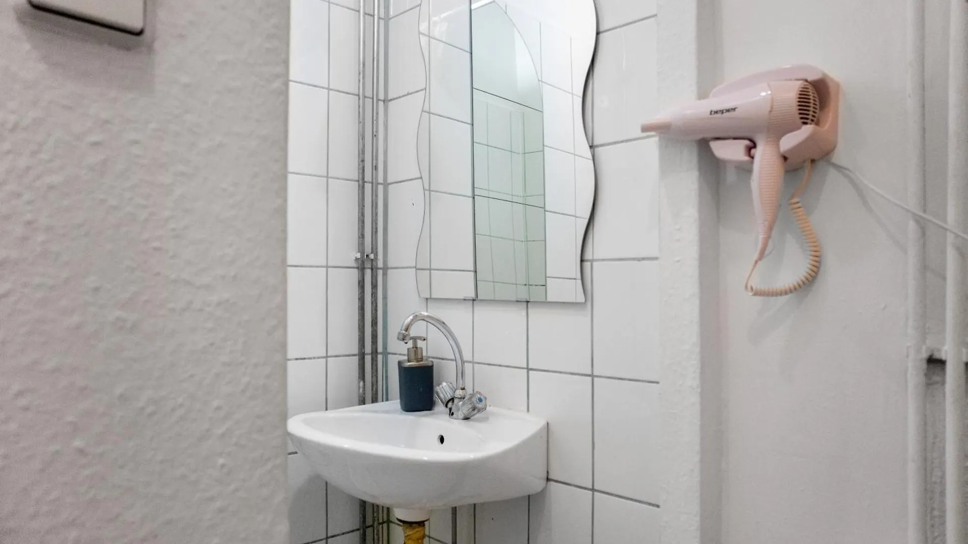Comfy 2Br Apartment Near Downtown For Longstays Βιέννη 0*,